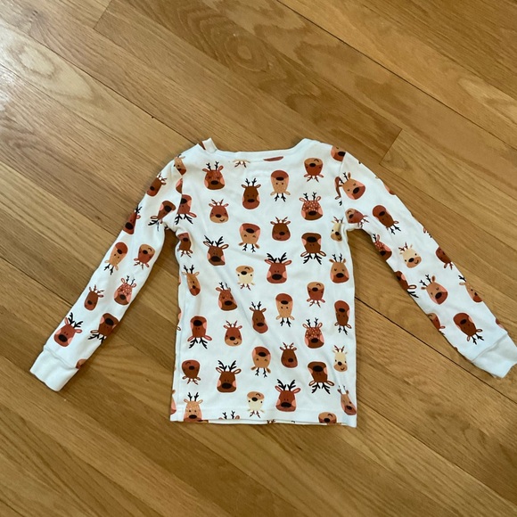 [3 for $15] OLD NAVY Holiday Reindeer Pajama Set (6T) - Picture 4 of 7